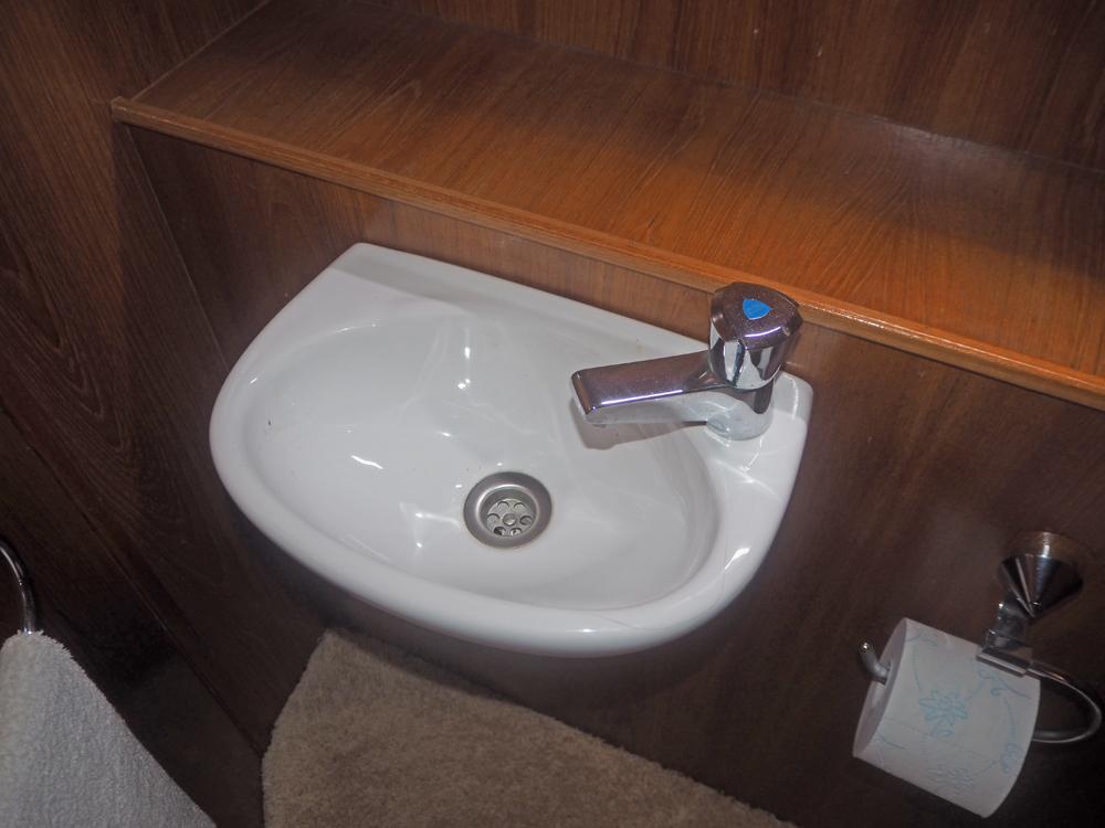 Aft cabin, Accommodation